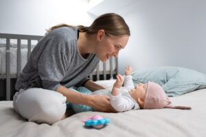Kokios prekės mamai yra būtinos per pirmuosius kūdikio metus?
